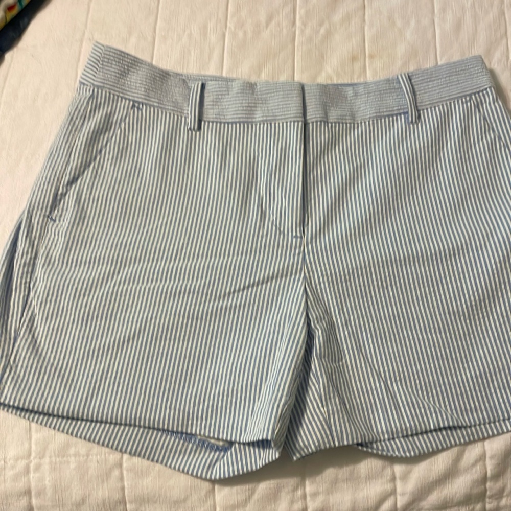 Loft seersucker short!